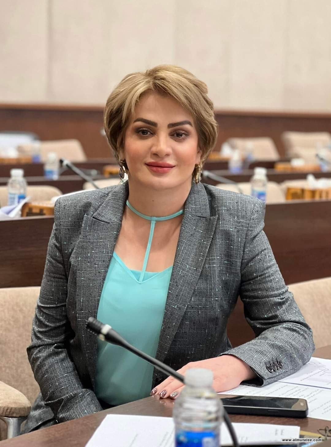 عبد الواحد تتحدث عن بيع أصول الدولة العراقية والقصور الرئاسية