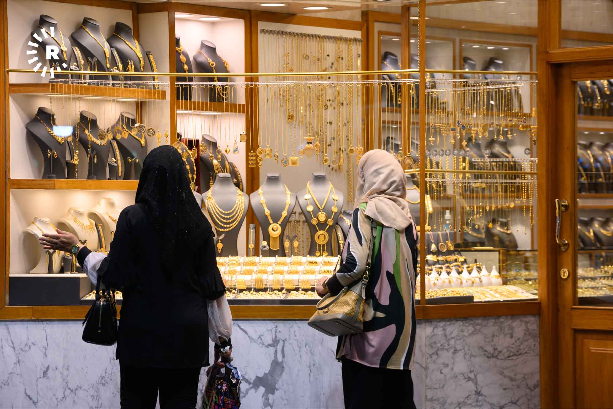 صاغة شارع النهر لـ«إنماز نيوز»: مثقال الذهب يقفز من 400 ألف إلى 750 ألف دينار خلال عام واحد